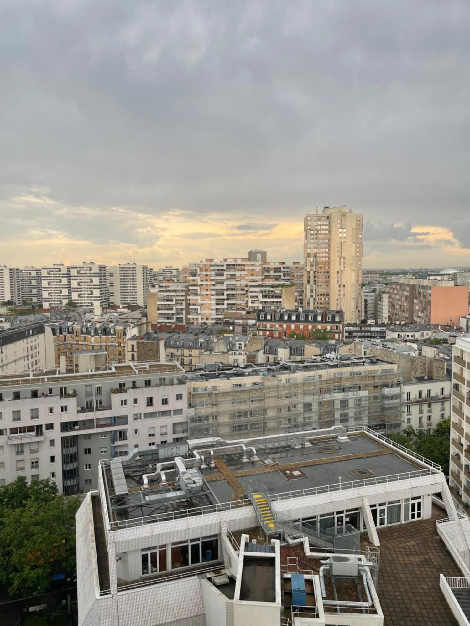 Avec Salle De Bain A Partager - París